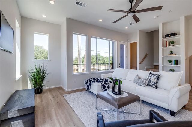 3308 Birmingham Avenue 8, Dallas, TX 75210