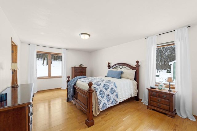 219 Westfield WAY, Pewaukee, WI 53072