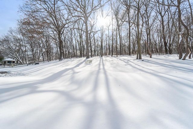 219 Westfield WAY, Pewaukee, WI 53072