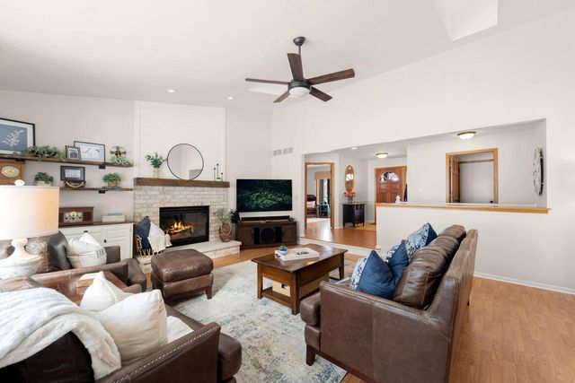 219 Westfield WAY, Pewaukee, WI 53072