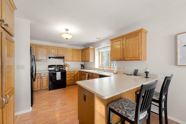 219 Westfield WAY, Pewaukee, WI 53072