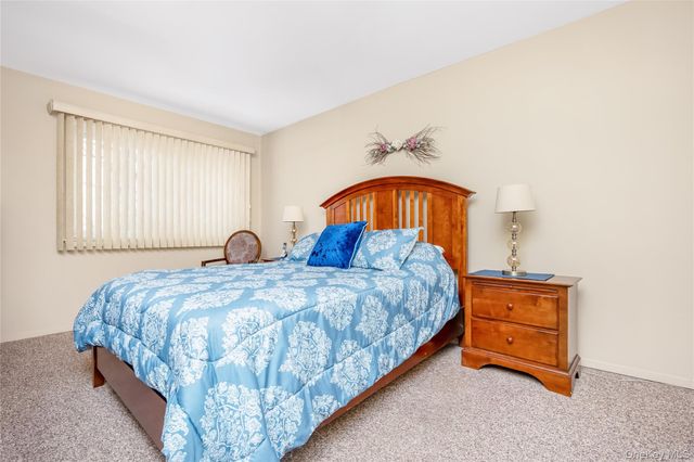 8 Town House Drive, Massapequa Park, NY 11762