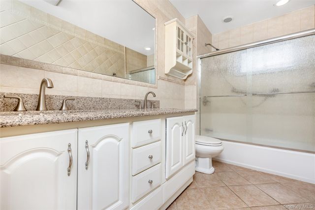 8 Town House Drive, Massapequa Park, NY 11762