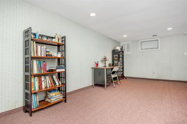 8 Town House Drive, Massapequa Park, NY 11762