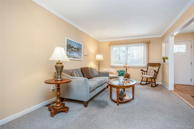 8 Town House Drive, Massapequa Park, NY 11762