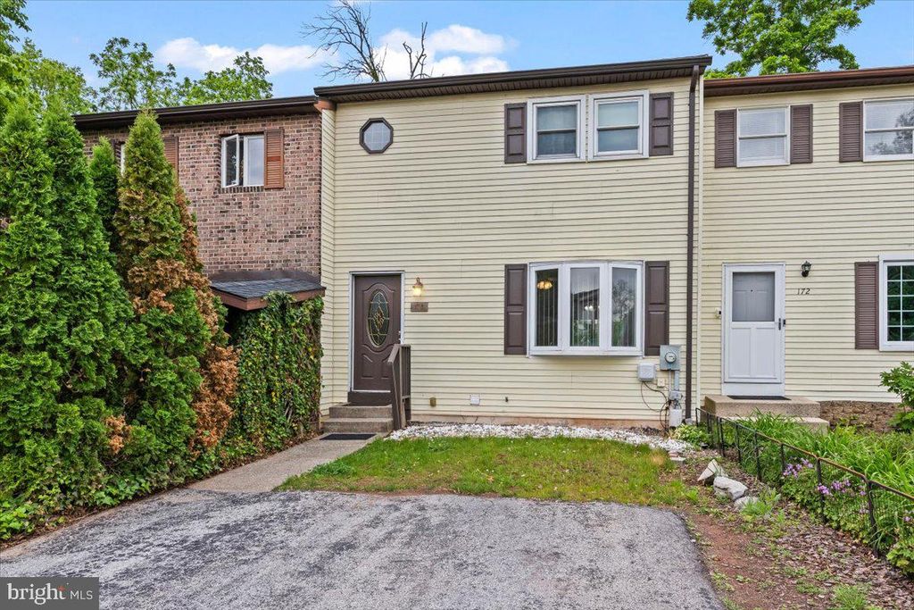 170 WHITE DOGWOOD DR, Etters, PA 17319