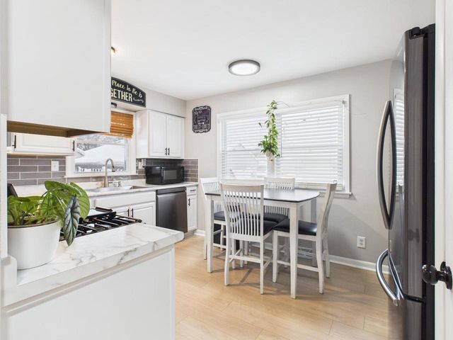 824 S 92nd STREET, West Allis, WI 53214