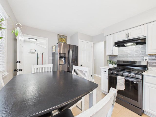 824 S 92nd STREET, West Allis, WI 53214