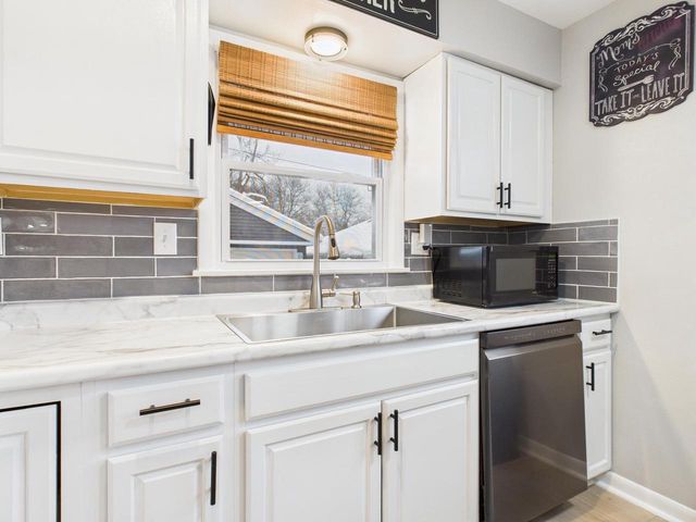 824 S 92nd STREET, West Allis, WI 53214