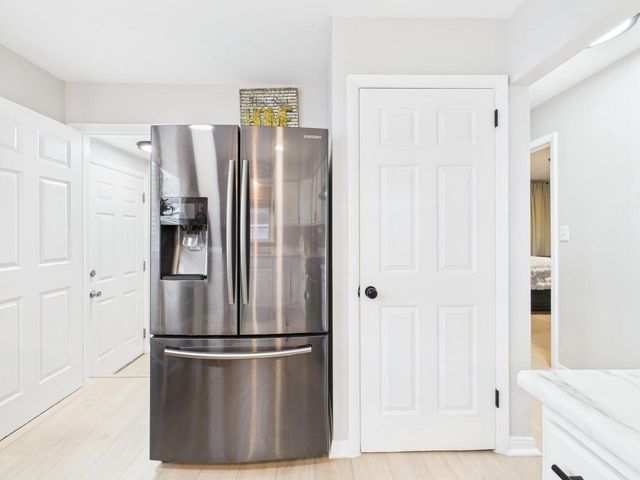 824 S 92nd STREET, West Allis, WI 53214