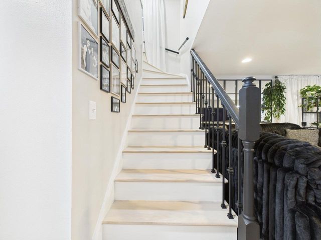 824 S 92nd STREET, West Allis, WI 53214