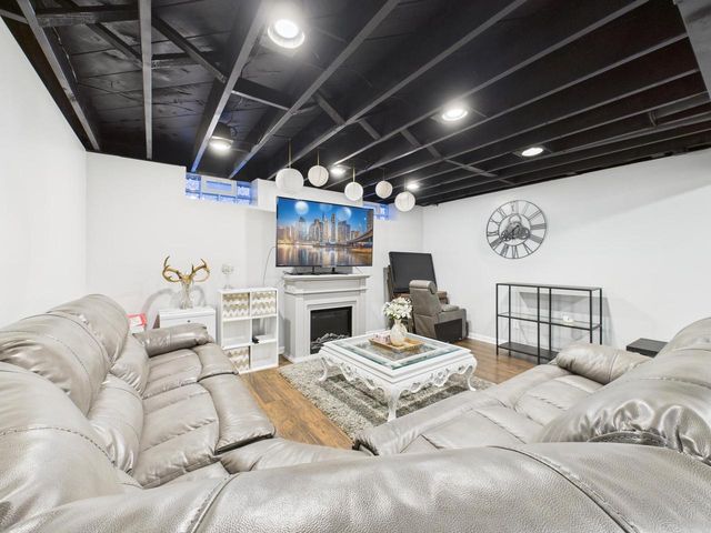 824 S 92nd STREET, West Allis, WI 53214