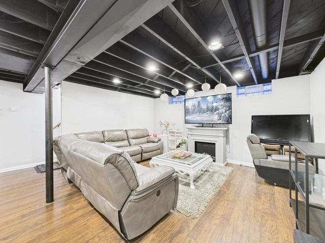 824 S 92nd STREET, West Allis, WI 53214