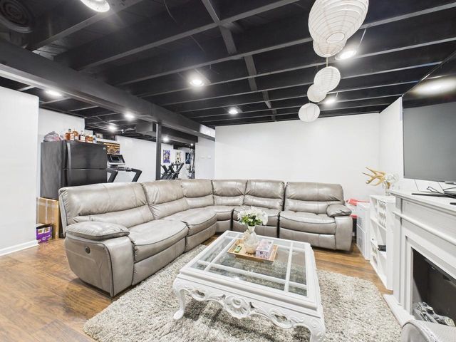 824 S 92nd STREET, West Allis, WI 53214