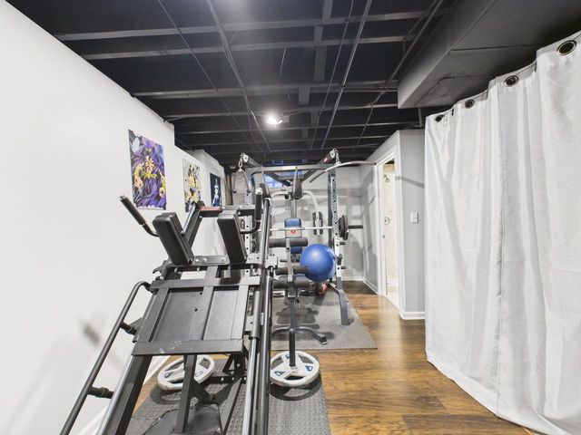 824 S 92nd STREET, West Allis, WI 53214