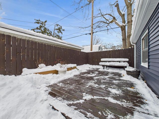 824 S 92nd STREET, West Allis, WI 53214