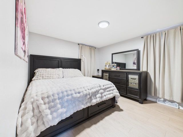 824 S 92nd STREET, West Allis, WI 53214