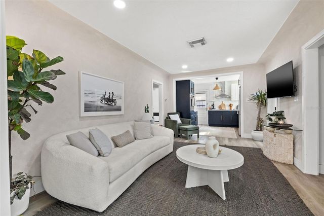 3731 6TH AVENUE N, St Petersburg, FL 33713