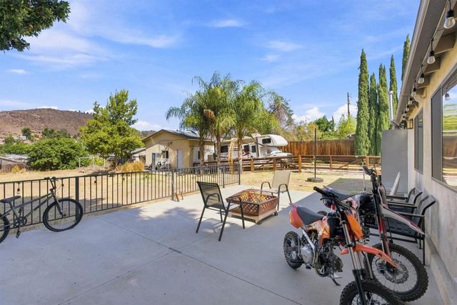 8130 Royal Park, El Cajon, CA 92021