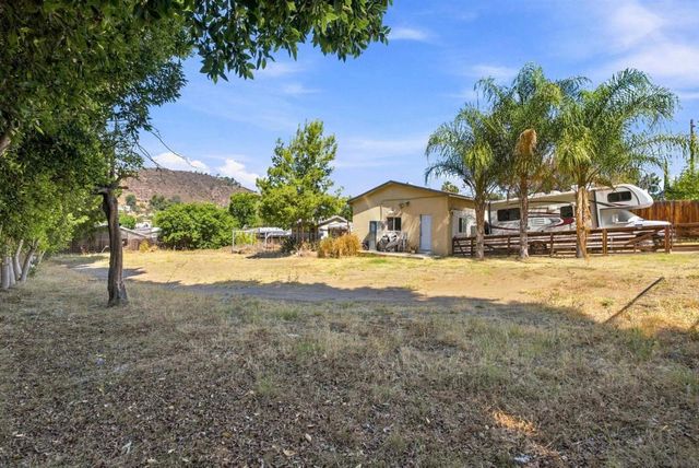8130 Royal Park, El Cajon, CA 92021