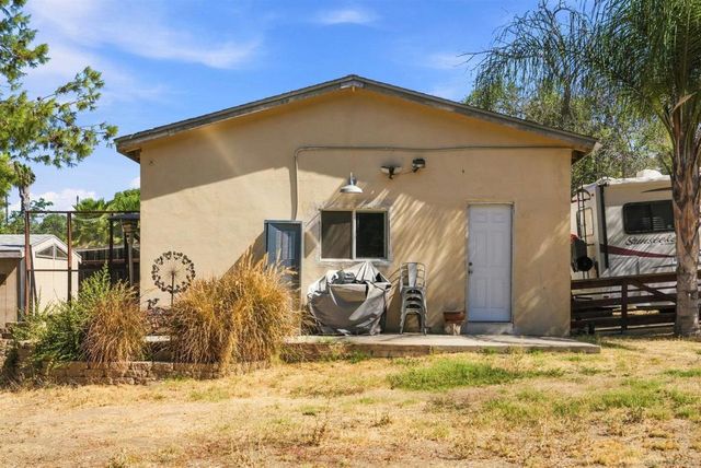 8130 Royal Park, El Cajon, CA 92021