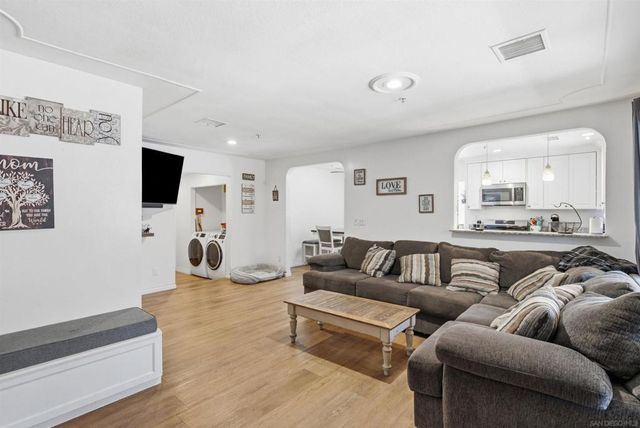 8130 Royal Park, El Cajon, CA 92021