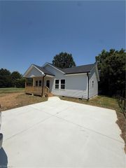 237 Foster Street, Burlington, NC 27217