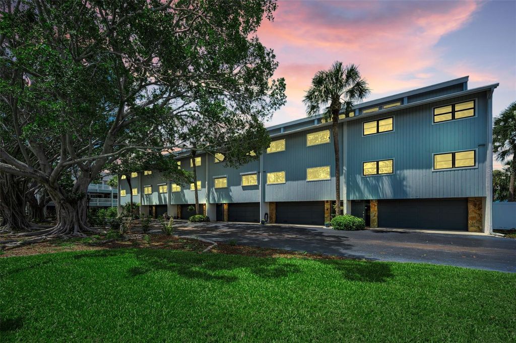 12208 2ND STREET E 602, St Petersburg, FL 33706