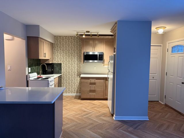 20355 15 Mile Road, Clinton Township, MI 48035