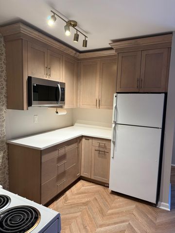 20355 15 Mile Road, Clinton Township, MI 48035