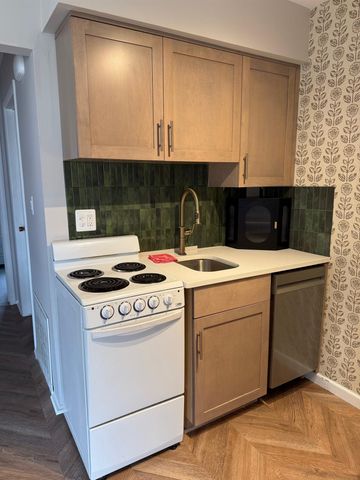 20355 15 Mile Road, Clinton Township, MI 48035