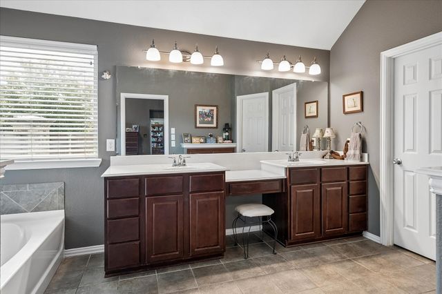 1911 Fairlake Drive, Wylie, TX 75098