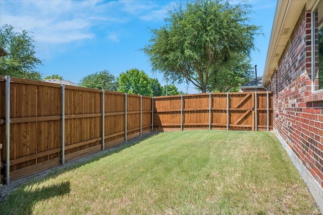 1911 Fairlake Drive, Wylie, TX 75098