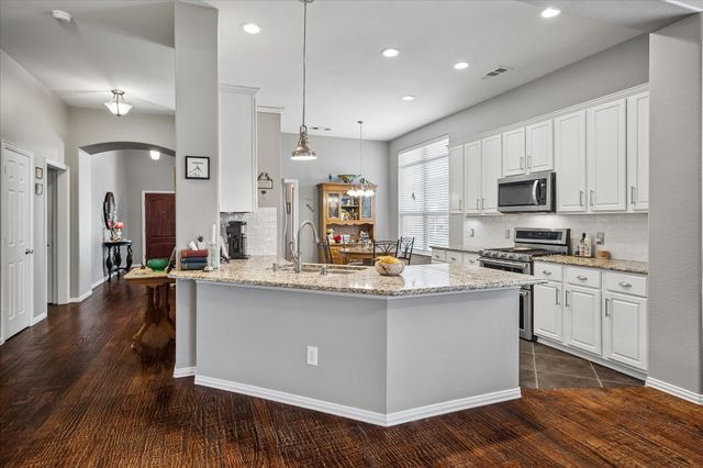 1911 Fairlake Drive, Wylie, TX 75098