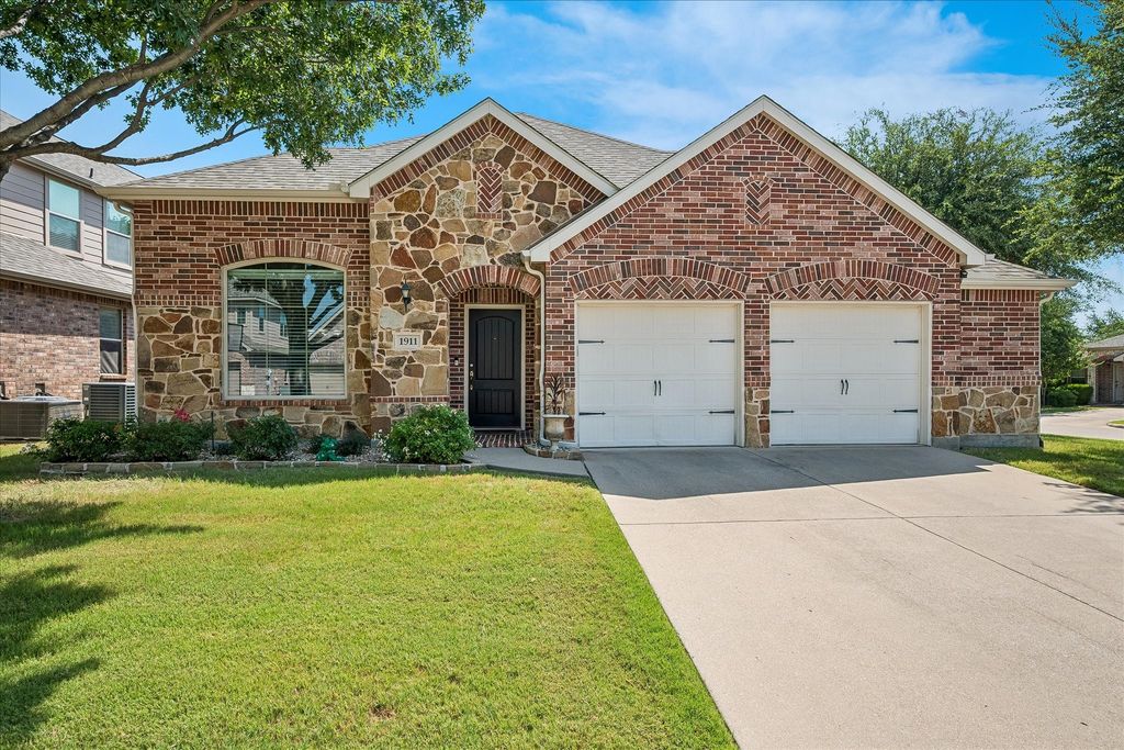 1911 Fairlake Drive, Wylie, TX 75098