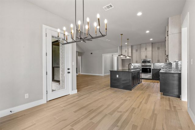 1064 Glenoaks Drive, Weatherford, TX 76088