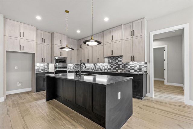 1064 Glenoaks Drive, Weatherford, TX 76088