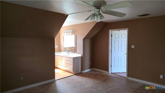 270 Canyon View Drive, Goliad, TX 77963