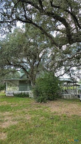 270 Canyon View Drive, Goliad, TX 77963