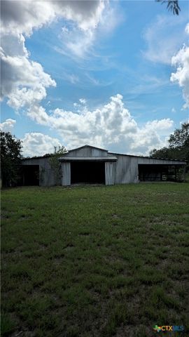 270 Canyon View Drive, Goliad, TX 77963