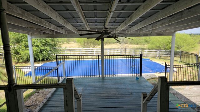 270 Canyon View Drive, Goliad, TX 77963