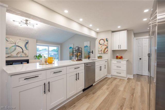 399 Ridgewood Drive, Eastlake, OH 44095