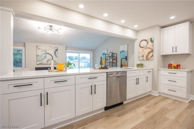 399 Ridgewood Drive, Eastlake, OH 44095