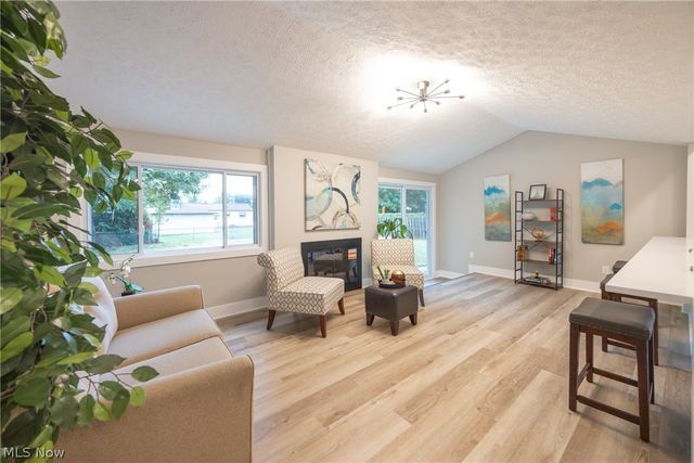 399 Ridgewood Drive, Eastlake, OH 44095