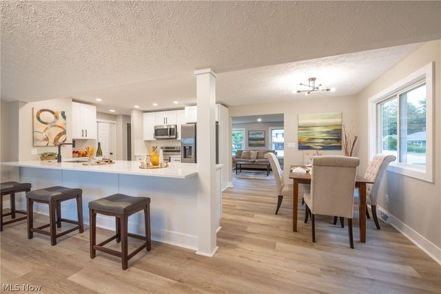 399 Ridgewood Drive, Eastlake, OH 44095