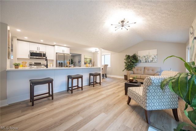 399 Ridgewood Drive, Eastlake, OH 44095