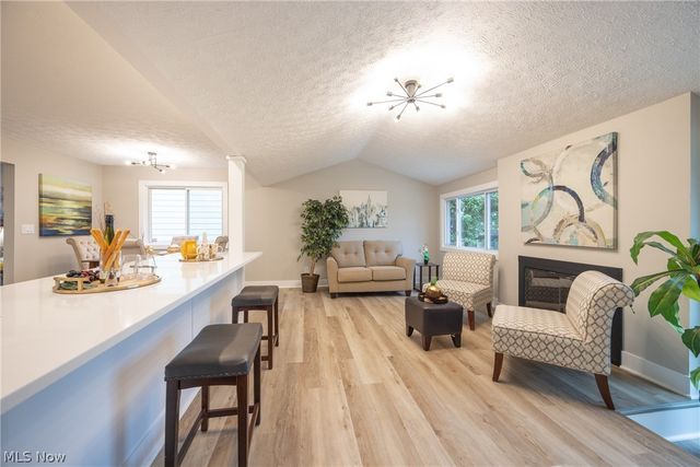 399 Ridgewood Drive, Eastlake, OH 44095