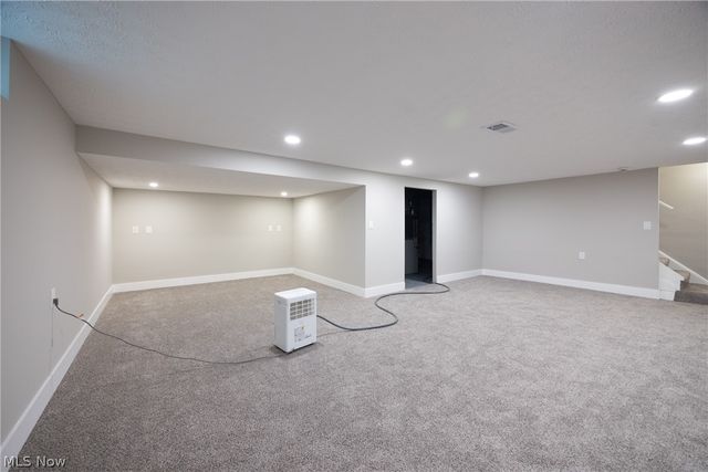 399 Ridgewood Drive, Eastlake, OH 44095