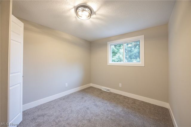 399 Ridgewood Drive, Eastlake, OH 44095