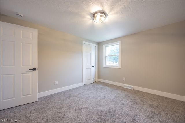 399 Ridgewood Drive, Eastlake, OH 44095